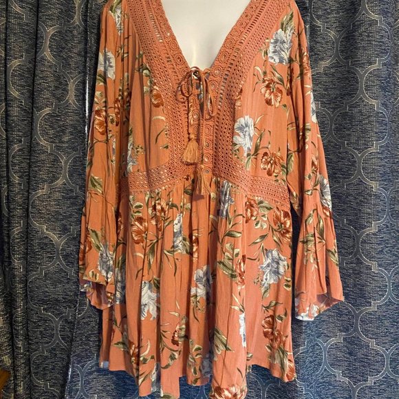 Torrid Blouse size 3 - Picture 1 of 9